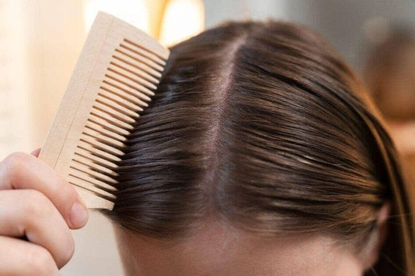 Best Oily Scalp Treatment in Singapore (2025): Causes, Remedies & Solutions - TwoHerbs