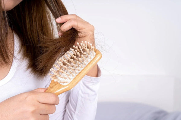 Combing A Dry Scalp: 5 Crucial Factors For A Healthy Scalp - TwoHerbs