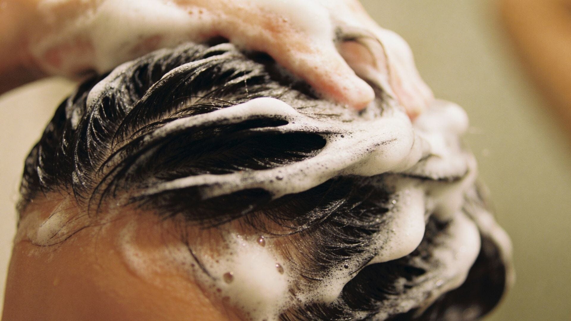 Scalp Treatment vs Shampoo: Which Is Better for Hair Loss, Dandruff and Oily Scalp? - TwoHerbs